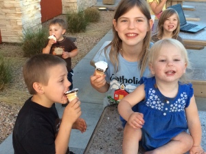 kids eating ice cream